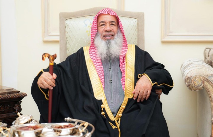 الشيخ الدكتور جاسم بن أحمد السعيدي يهنئ سمو الشيخ محمد بن عيسى، رئيس الحرس الوطني البحريني، بمناسبة الذكرى السابعة والعشرين لتأسيس الحرس الوطني